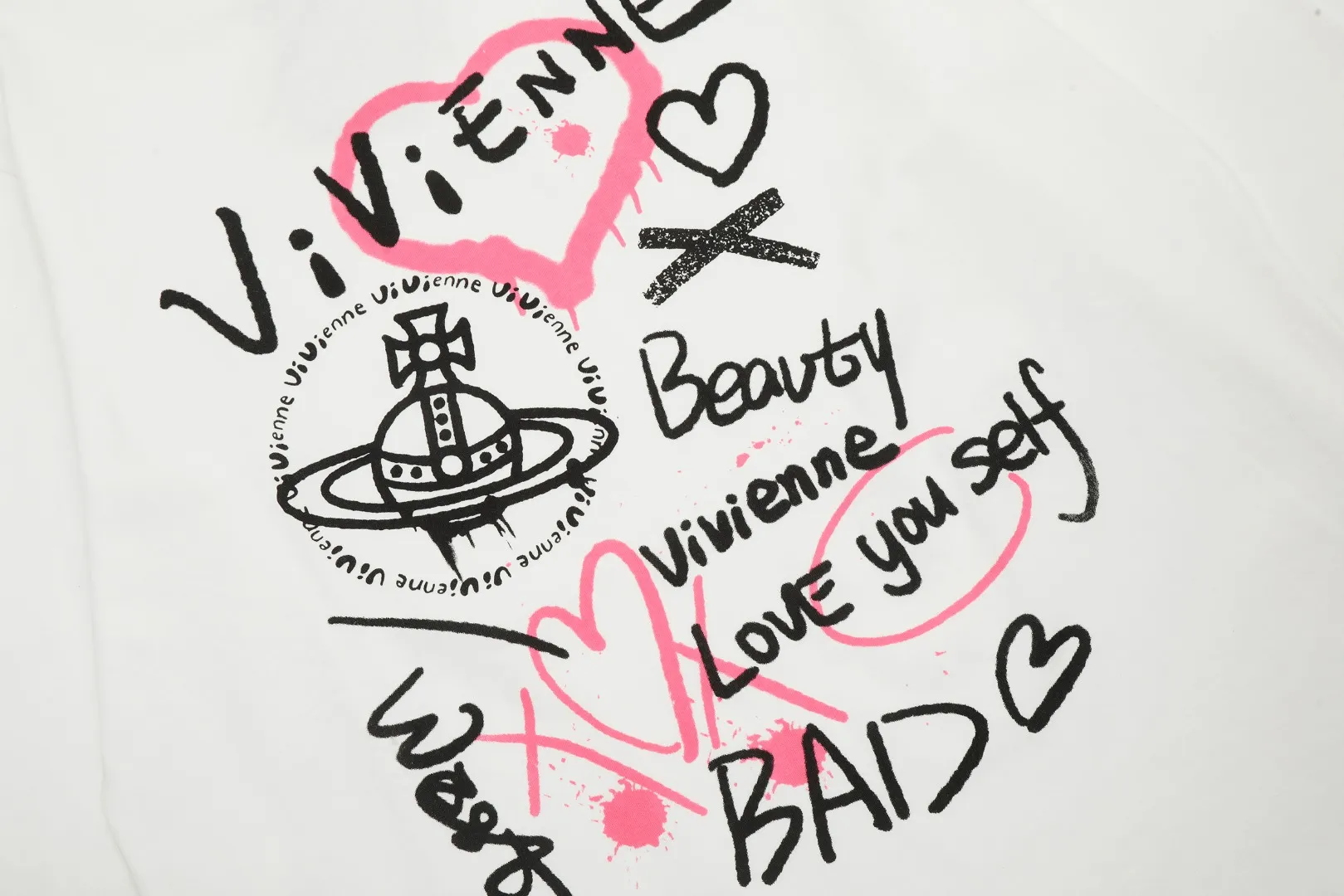 vivienne west wood Vivienne American street style graffiti Saturn long sleeve has a strong sense of design. It is very practical to wear inside and outside. A full range of correct accessories. Every detail is completely restored. It can be filled directly. Size: S M L Uniform color